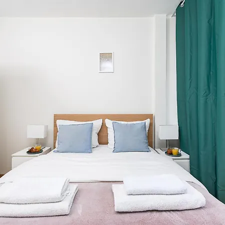 Gamerskiego Street Near National Theatre *