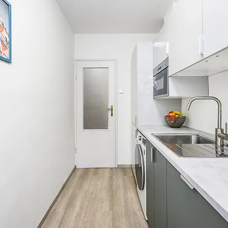 Gamerskiego Street Near National Theatre Apartment *