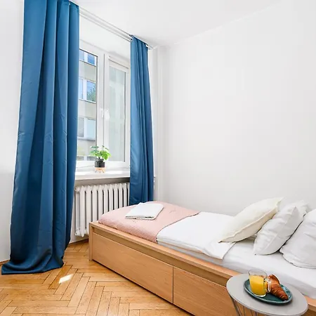 Gamerskiego Street Near National Theatre