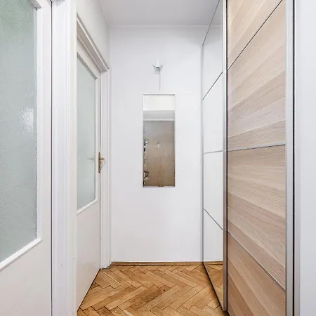 Gamerskiego Street Near National Theatre Apartment Warsaw