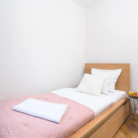 Gamerskiego Street Near National Theatre *