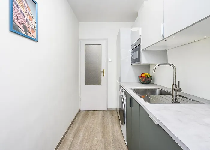 Gamerskiego Street Near National Theatre شقة *