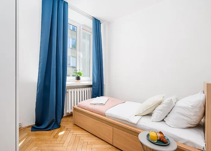 Gamerskiego Street Near National Theatre