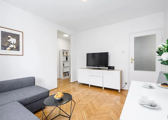 Gamerskiego Street Near National Theatre شقة *