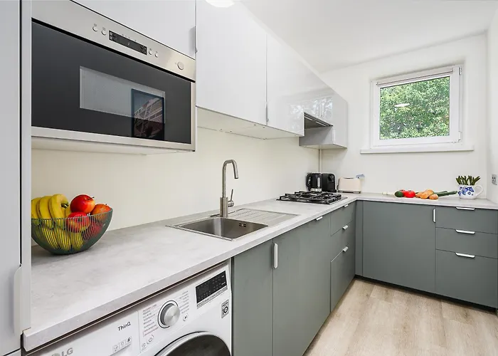 Gamerskiego Street Near National Theatre *