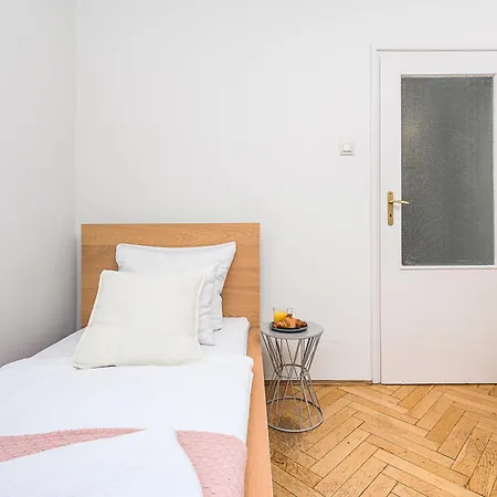 Gamerskiego Street Near National Theatre Apartmán