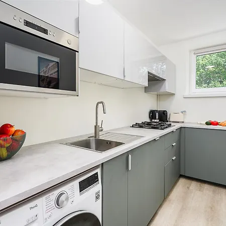 Gamerskiego Street Near National Theatre *